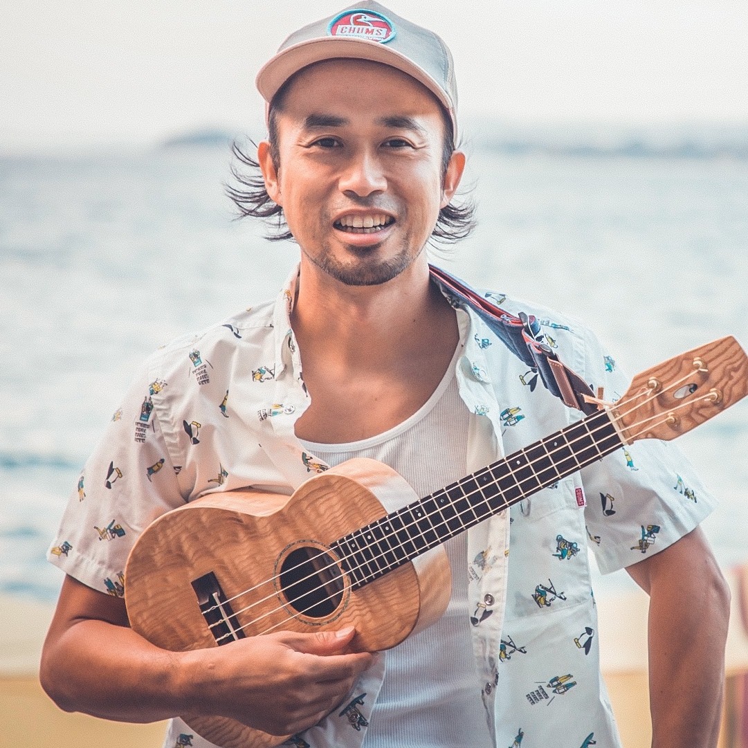 【ライブ出演者紹介】宮 武弘 / miya takehiro [ミヤ タケヒロ] vocal,ukulele,piano -  【公式】クラモノ。栃木市・嘉右衛門町